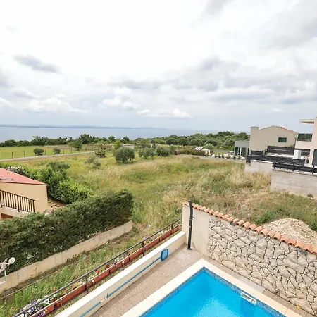 Chike With Pool Access Apartment *