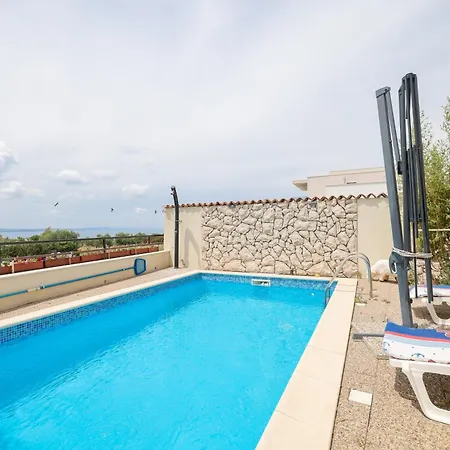 Chike With Pool Access